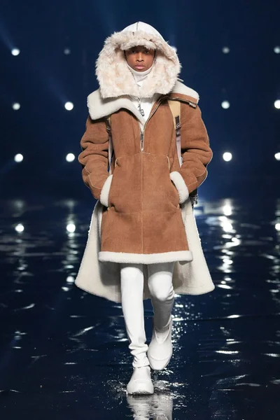 Look 46